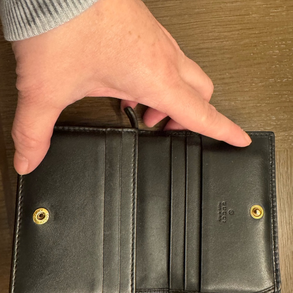 Gucci Black Chevron Leather Wallet - Picture 6 of 11
